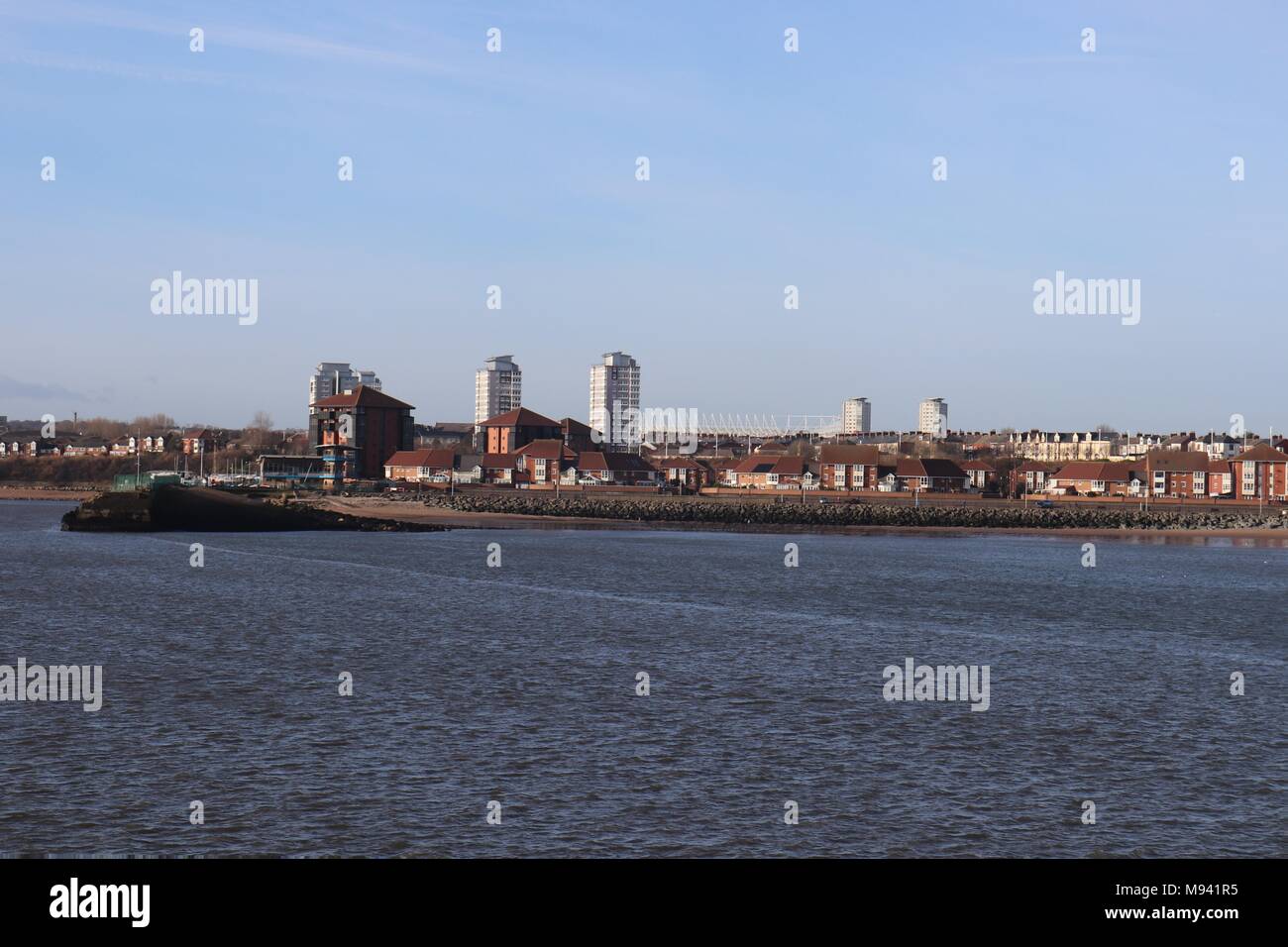 Sunderland und Roker, gesehen von Roker Pier in Nord-Ost-England Stockfoto