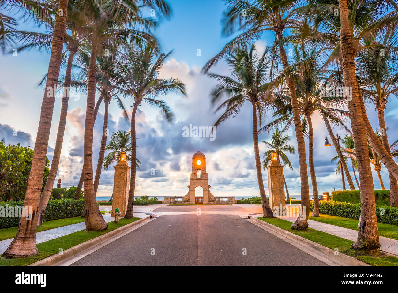 West Palm Beach, Florida, USA am Strand Clock Tower. Stockfoto