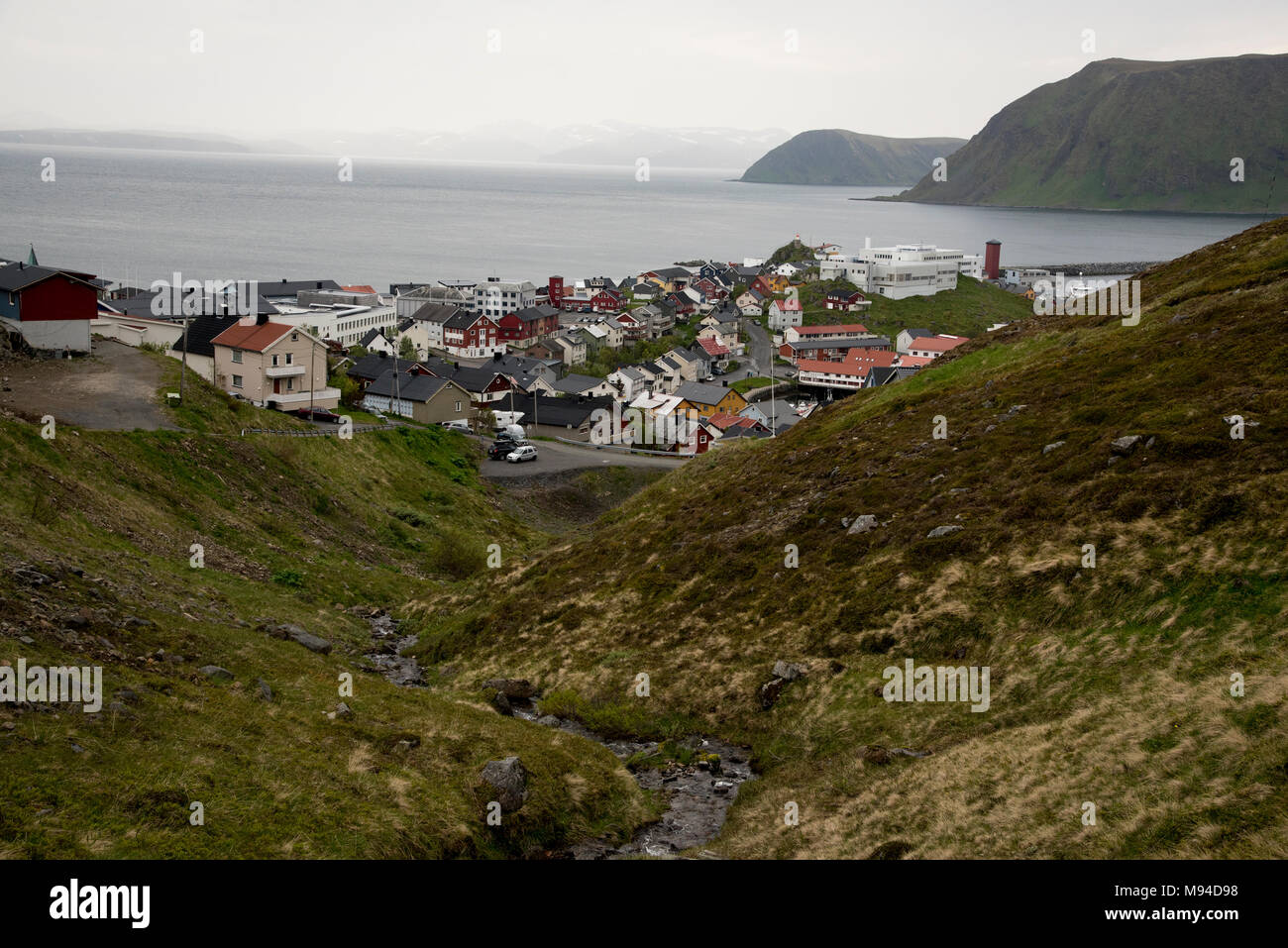 Honningsvåg ist die nördlichste Stadt in Norwegen und das Gateway für Touristen zum Nordkap. Stockfoto