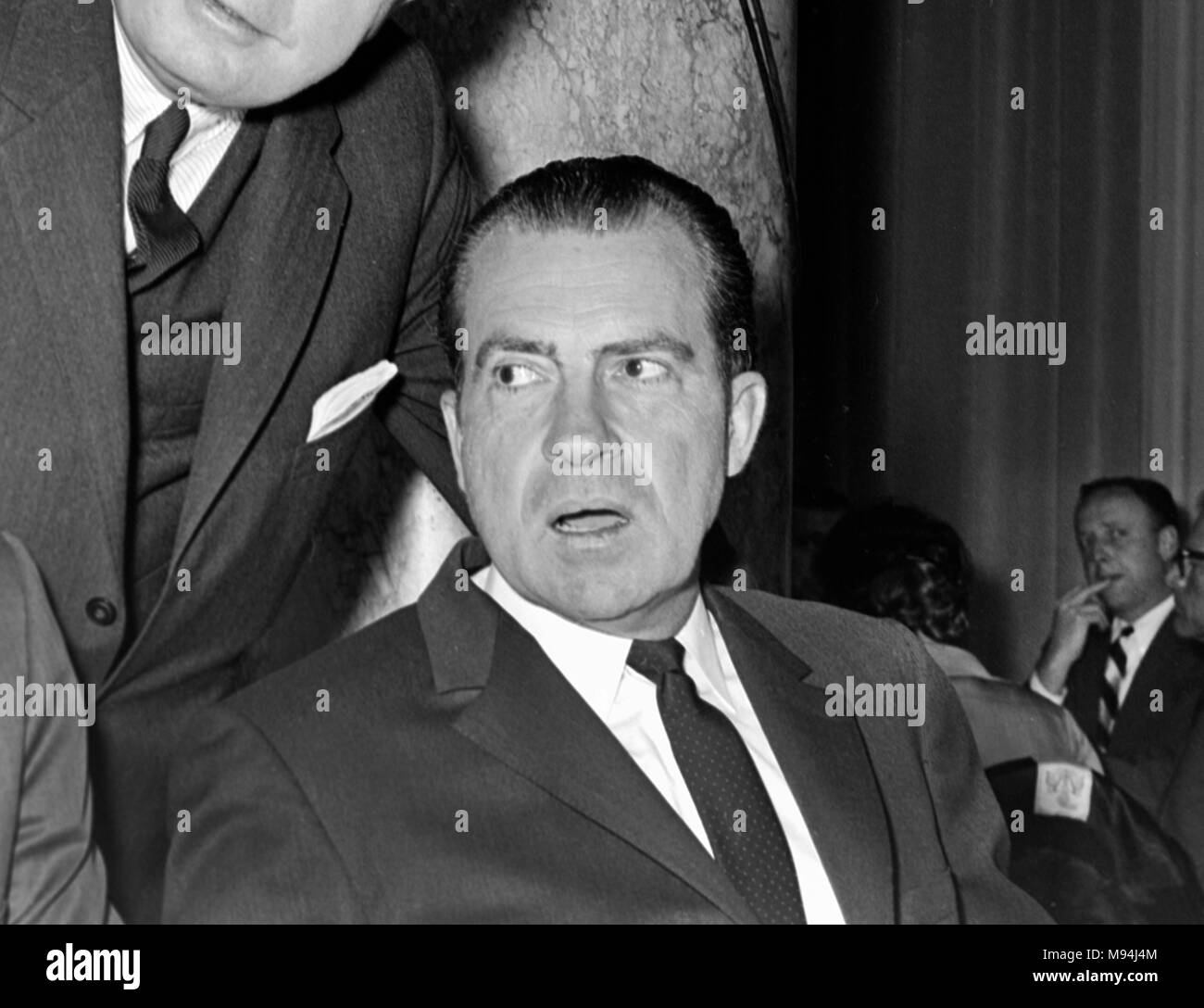 Der ehemalige US-Vizepräsident und Präsident Richard Nixon zu einem Abendessen während des Aufenthalts in Nordkalifornien in 1965. Stockfoto