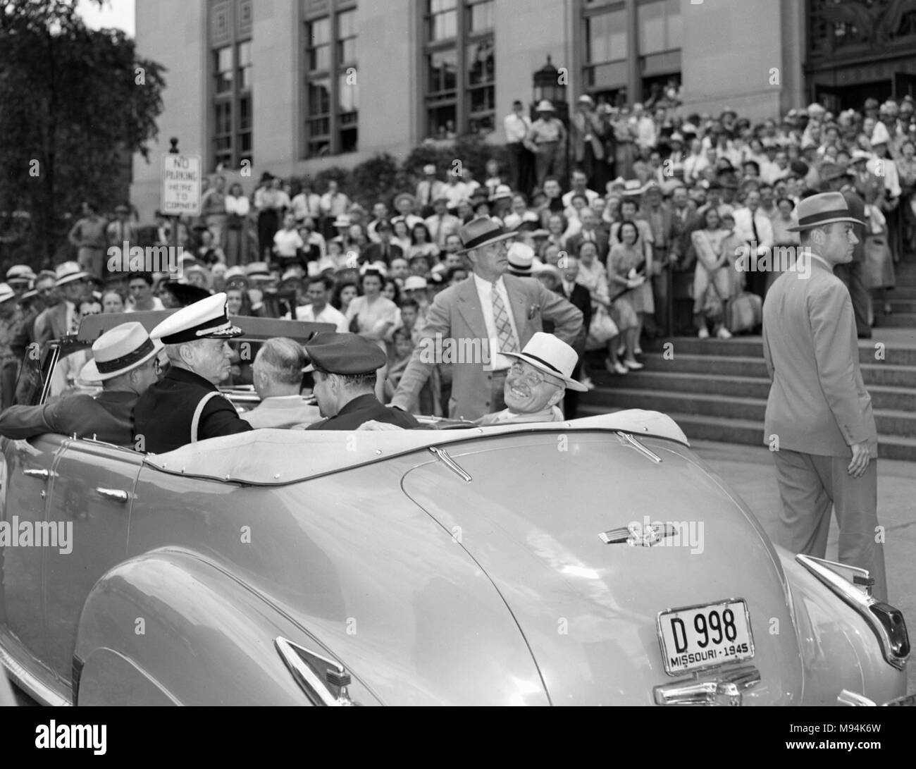 Präsident Harry S. Truman kommt an ein Ereignis in Kansas City, Missouri, kurz nachdem Sie in als Präsident der Vereinigten Staaten im Jahr 1945 vereidigt. Stockfoto