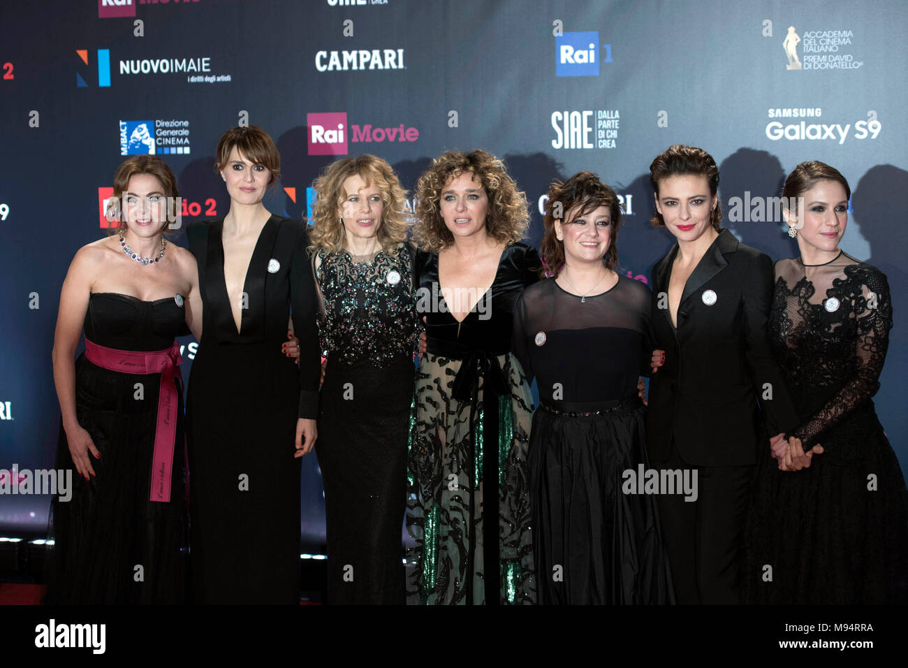 Italien, Rom, 21. März 2018: Promis an den roten Teppich des David di Donatello Movie Awards 2018 dargestellt (L), Claudia Gerini, Paola Cortellesi, Sonia Bergamasco, Valeria Golino, Giovanna Mezzogiorno, Jasmine Trinca und Isabella Ragonese Foto © Fabio Mazzarella/Sintesi/Alamy leben Nachrichten Stockfoto
