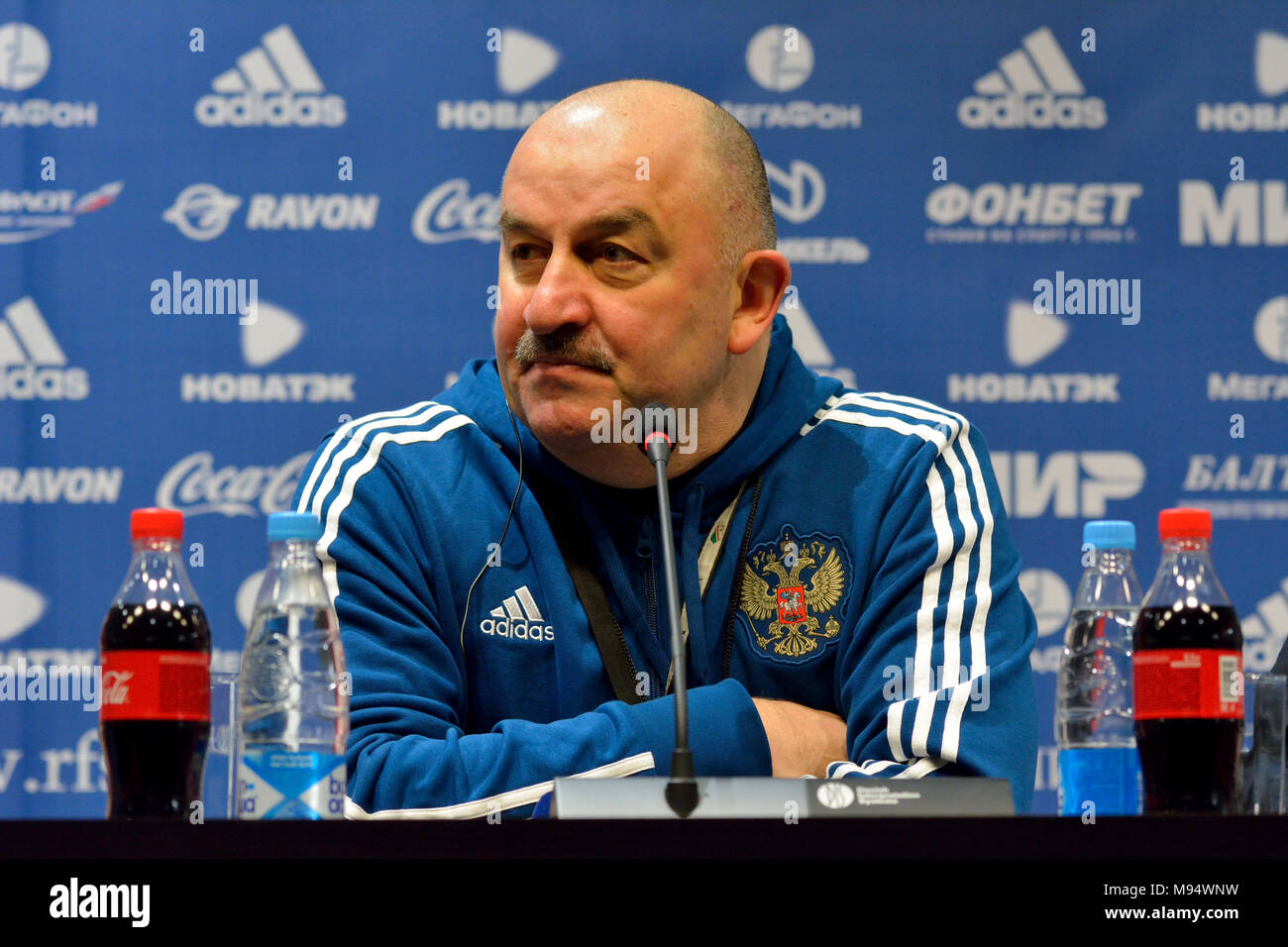 Moskau, Russland. 22 Mär, 2018. Die russische Nationalmannschaft Trainer Stanislav Cherchesov auf einer Pressekonferenz im Vorfeld der internationalen Testspiel gegen Brasilien bei Luzhniki Stadion in Moskau. Credit: Alizada Studios/Alamy Live News Credit: Alizada Studios/Alamy leben Nachrichten Stockfoto