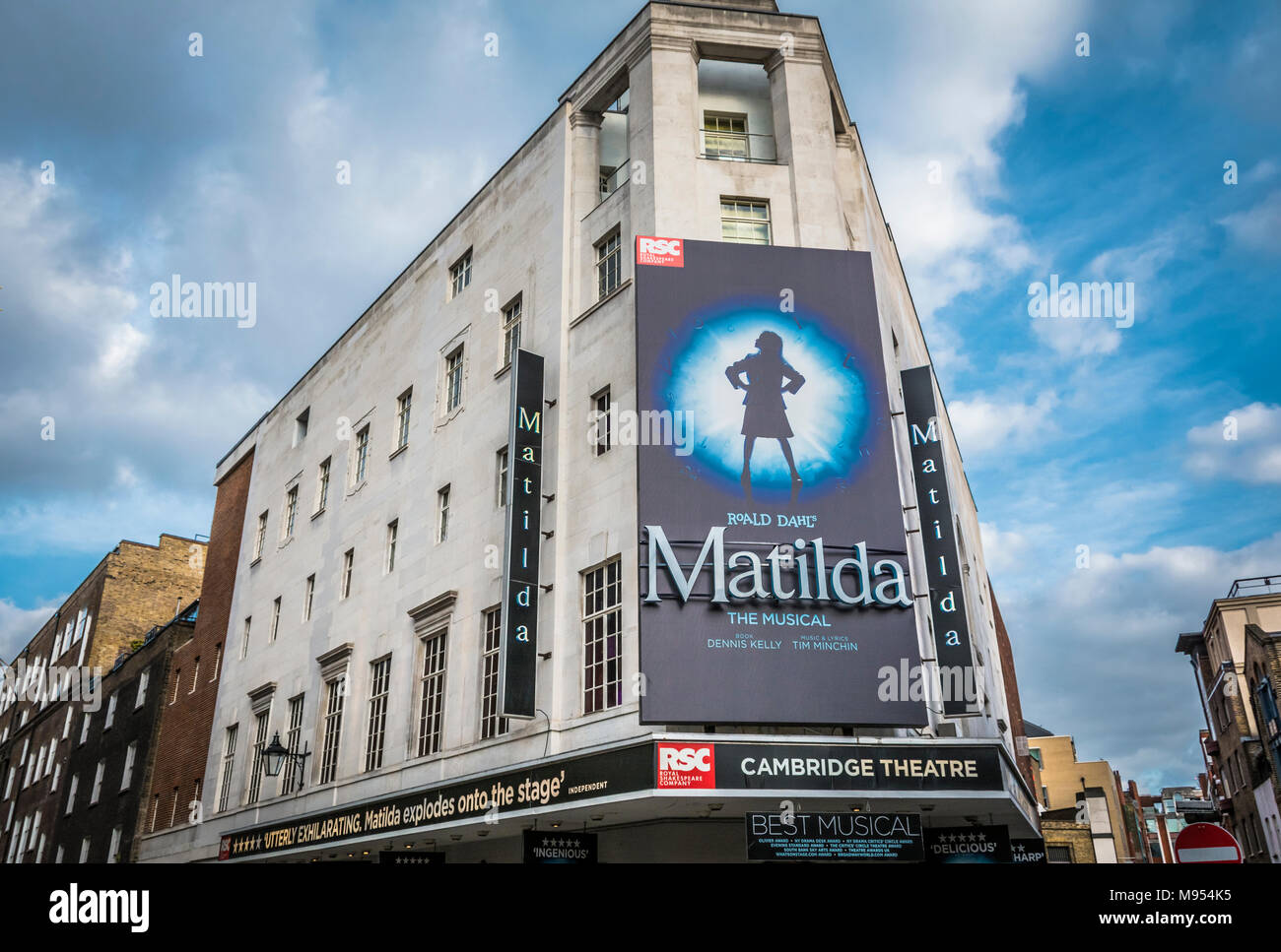 Der Roald Dahl Matilda, das Musical, im Cambridge Theatre am Earlham Street, im Londoner West End, Großbritannien Stockfoto