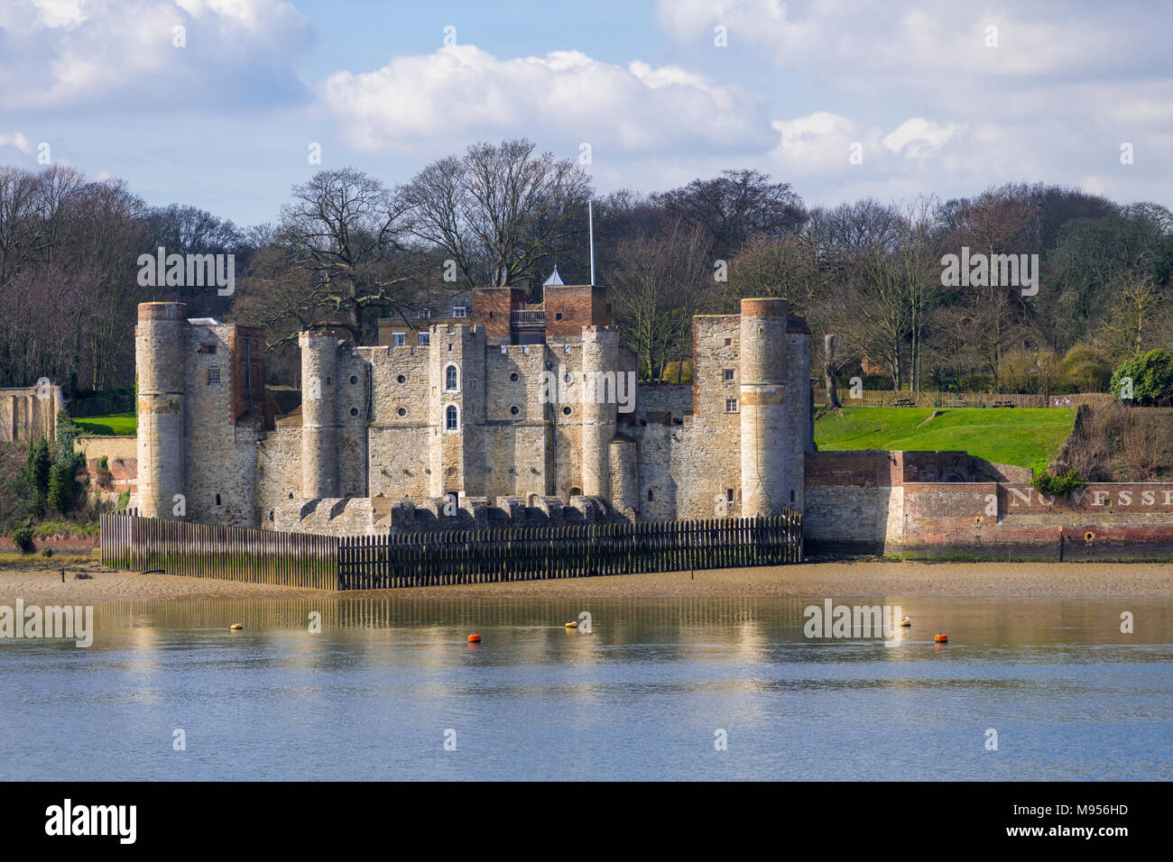Upnor Castle, eine Festung aus dem 16. Jahrhundert liegt am Fluss Medway in Chatham, Kent Stockfoto