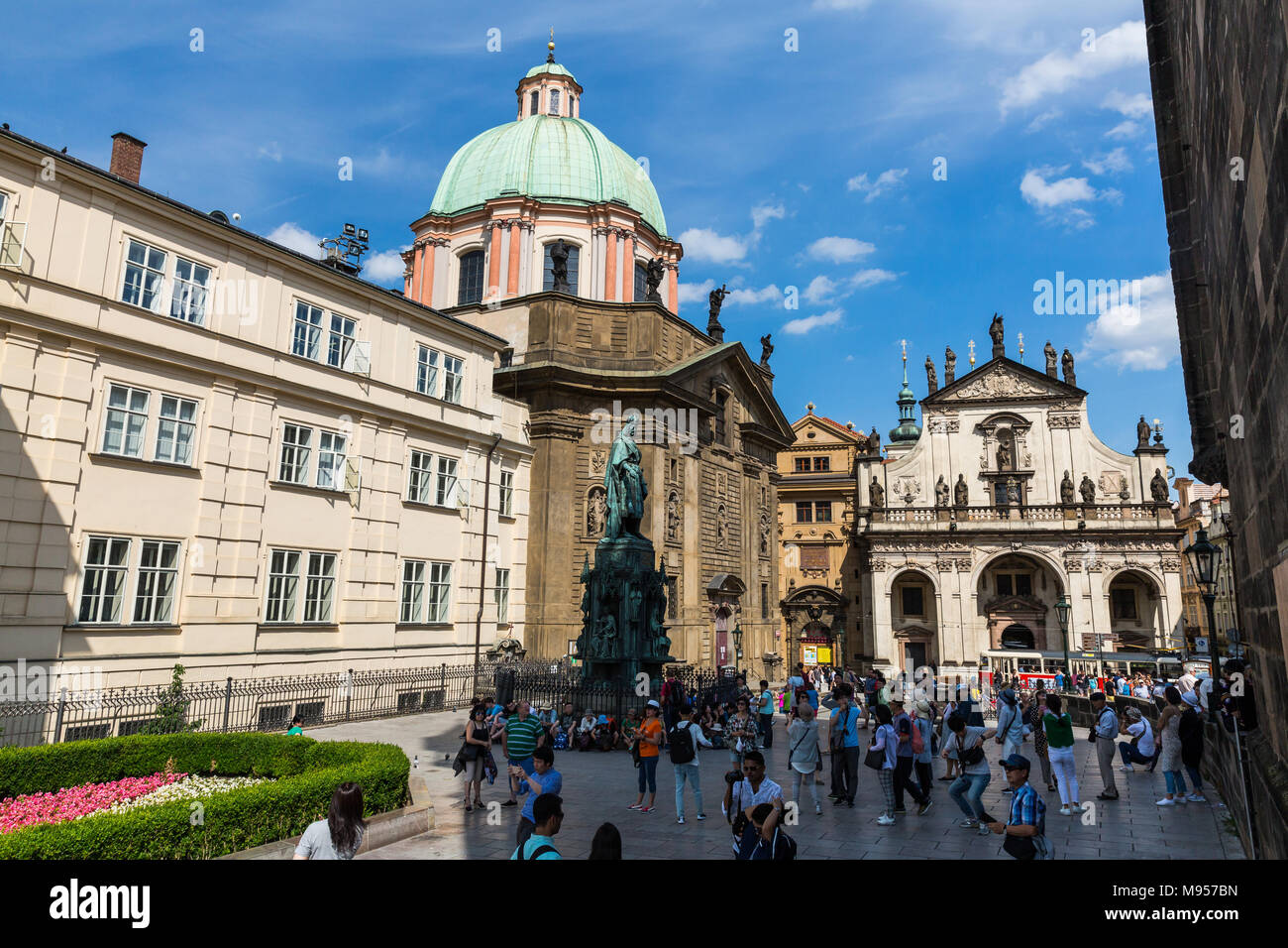 Prag, tschechische Republik - 15. JUNI 2017: Außenansicht der St. Salvator Kirche in Prag am 15. Juni 2017. Es ist ein Teil des historischen Komplex von Bui Stockfoto