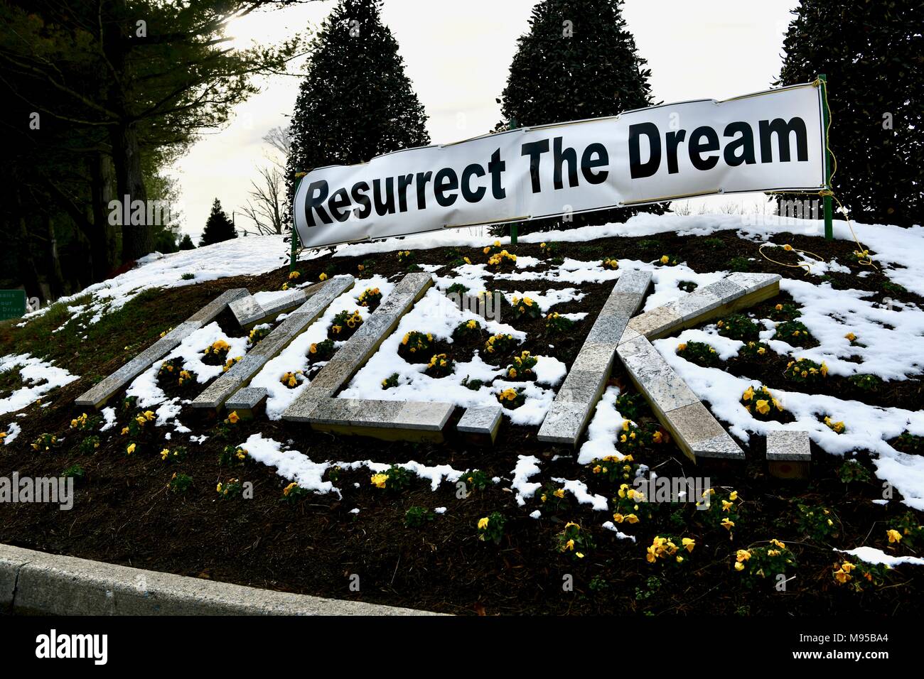 Der Traum wieder erwecken, Martin Luther King oder MLK-Zeichen in der Seite eines Hügels gebaut, USA Stockfoto