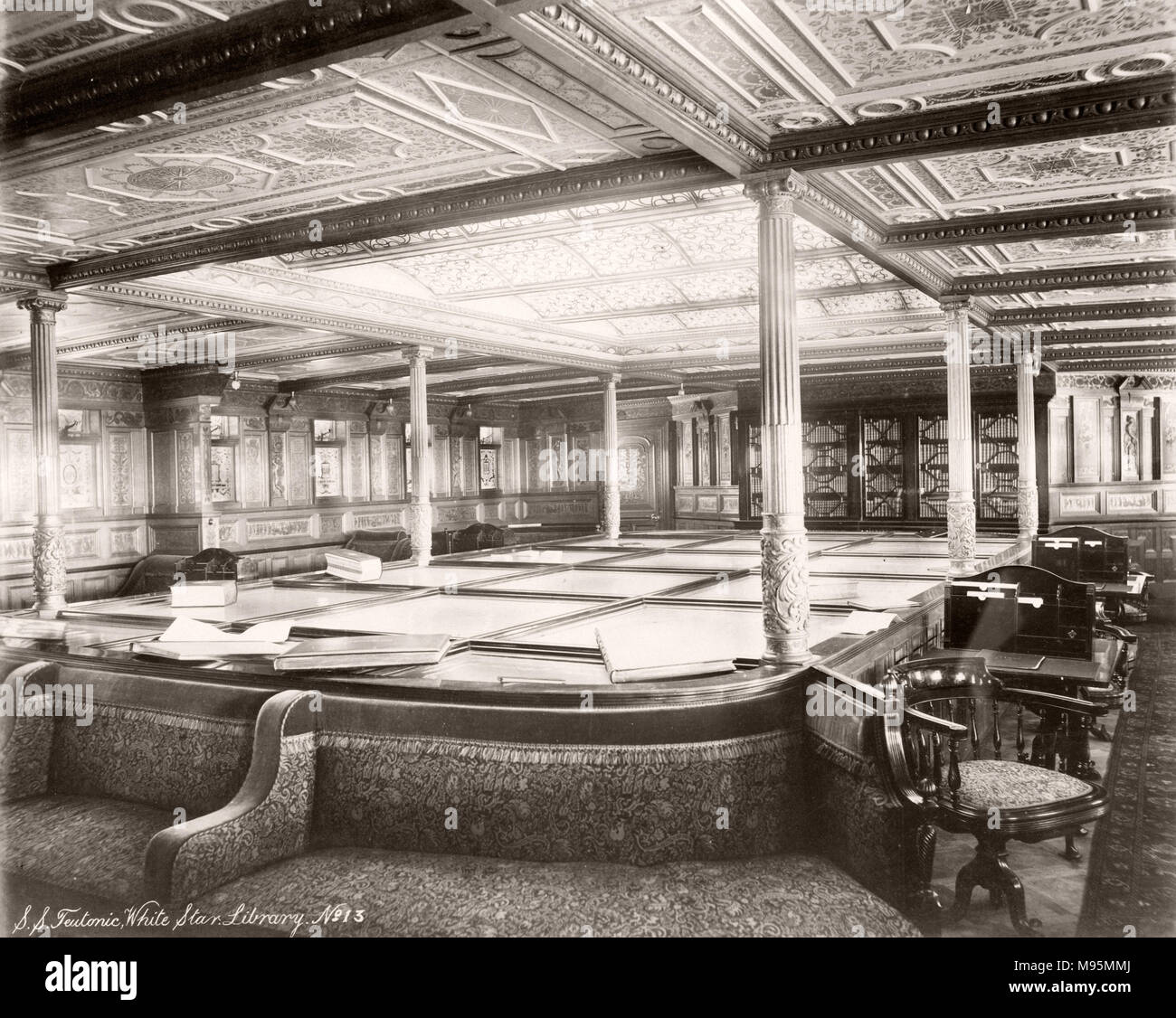 1889 Foto-RMS Teutonic - aus einem Album der Bilder im Zusammenhang mit der Einführung des Schiffes, die von Harland und Wolff in Belfast gebaut wurde, für die White Star Line - später Bekanntheit zu erreichen, da der Inhaber der Titanic. Das Album zeigt das Innere des Schiffes, Mitglied der Besatzung, Kreuzfahrten, inklusive einem Besuch an Bord durch den Deutschen Kaiser und den Prinzen von Wales, sowie viele Bilder von anderen Besuchern. Dieses Bild - Stockfoto
