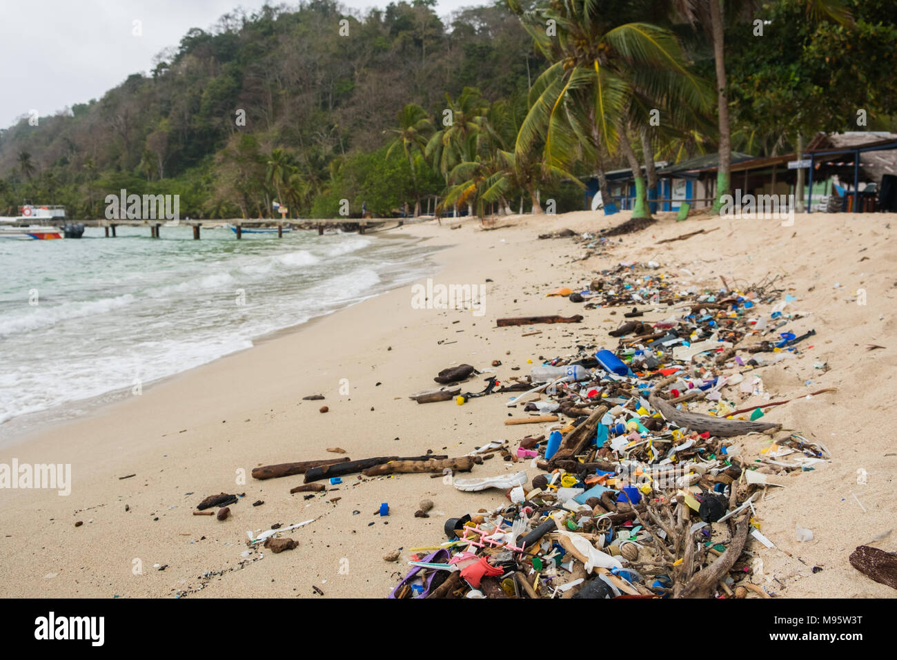 Verschmutzten Strand - plastik Müll, Müll, Müll am Strand, La Miel Panama Stockfoto