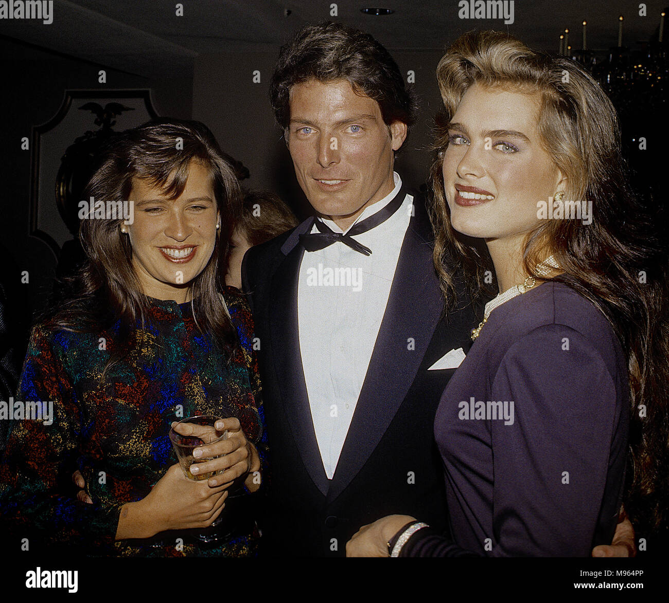 Washington, DC., Oktober, 1987 Dana Charles Morosini, aktuelle Freundin von Christopher Reeve, und Brooke Shields in der Demokratischen Partei Fundraiser in Washington DC. Morosini und Reeve erhalten im Jahr 1992 verheiratet. Credit: Mark Reinstein/MediaPunch Stockfoto