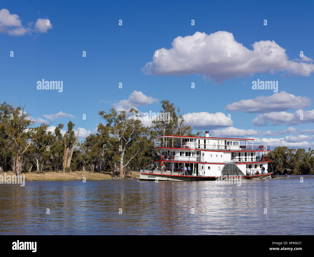 Raddampfer Marion Kreuzfahrten auf dem Murray River in der Nähe von cowra Station, Wentworth, NSW. Die PS Marion war die Rückkehr zu ihrem Heimathafen von Mannum im Süden Stockfoto