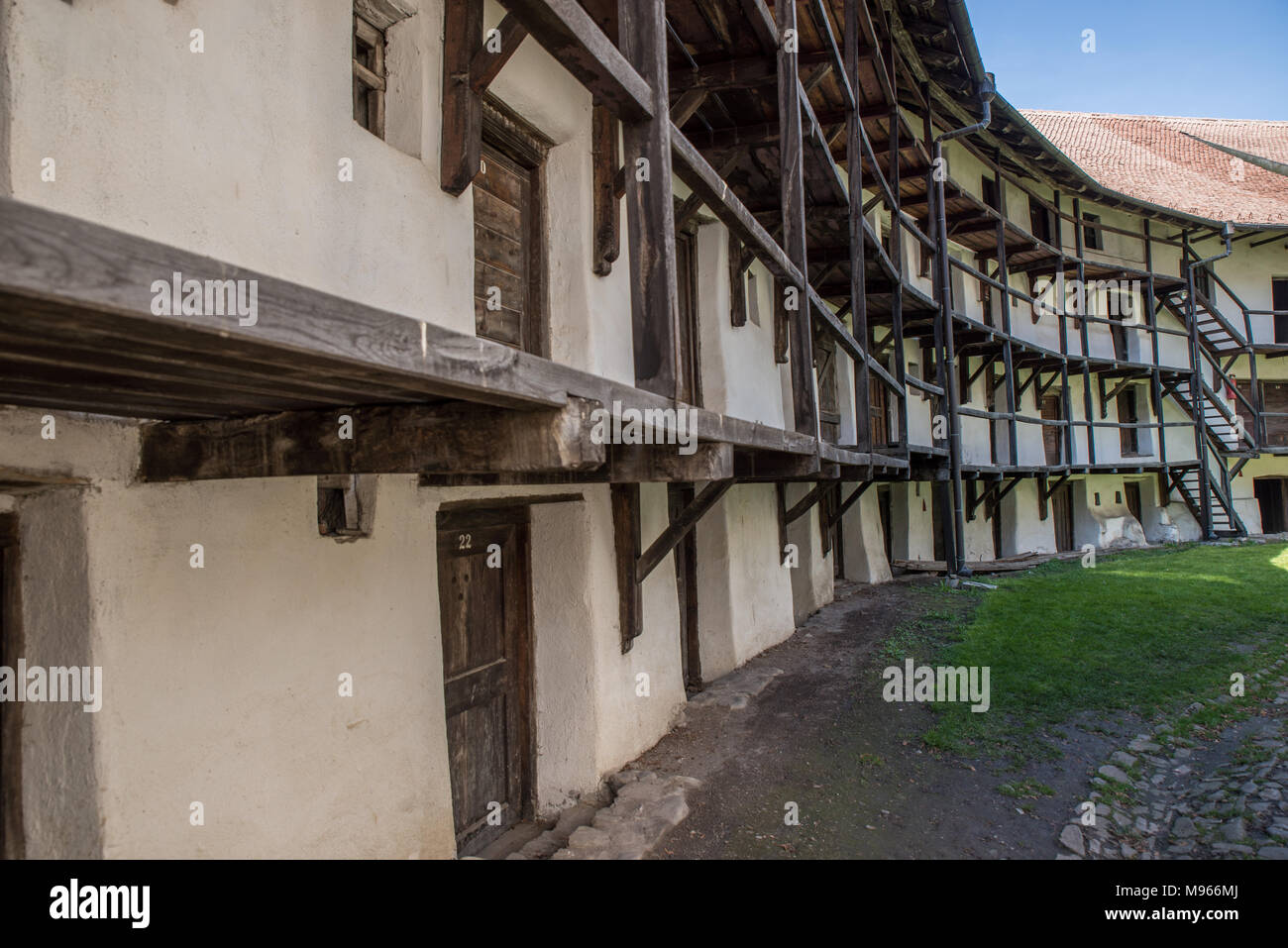 Innenhof und Wand Zimmer im Prejmer Wehrkirche, Rumänien Stockfoto