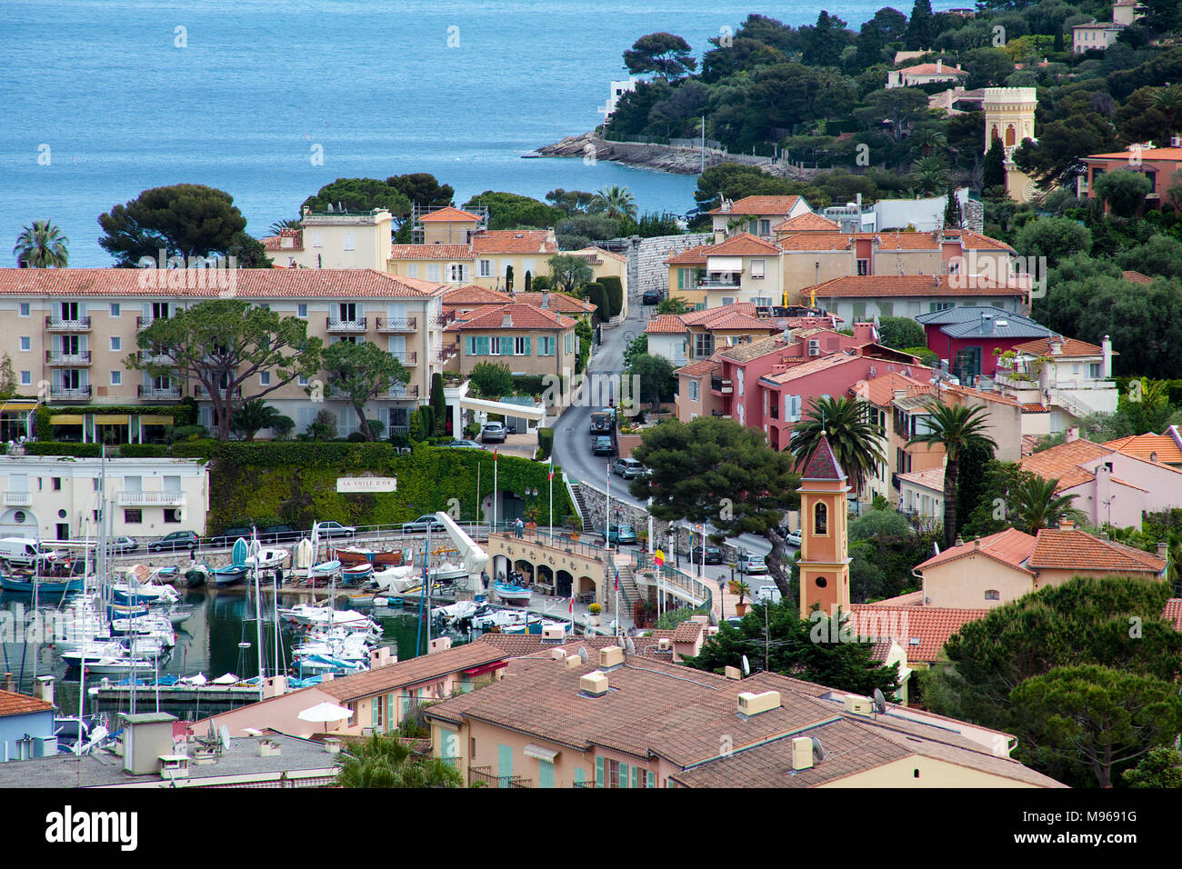 Das Dorf Villefranche-sur-Mer, Südfrankreich, Var, Côte d'Azur, Frankreich, Europa Stockfoto