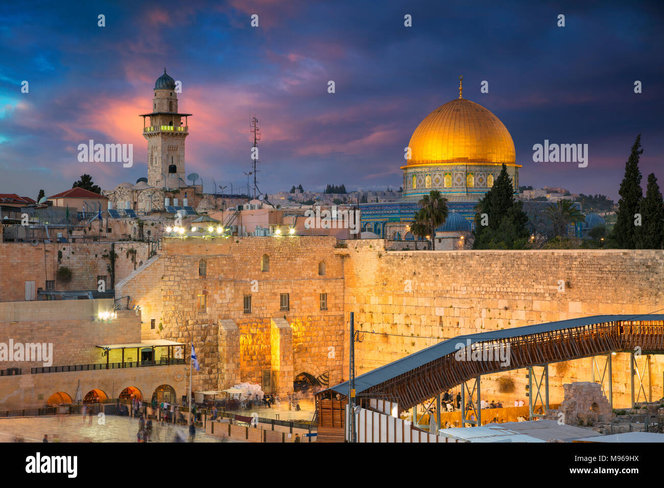 Jerusalem. Stadtbild Bild von Jerusalem, Israel mit Felsendom und Klagemauer bei Sonnenuntergang. Stockfoto