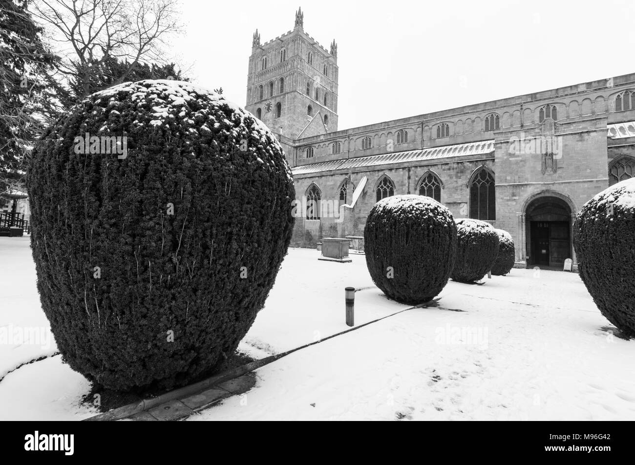 Tewkesbury Abbey im Schnee Stockfoto