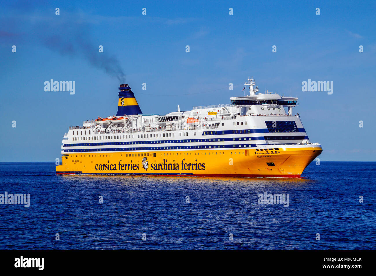 Corsica Ferries Mega Andrea außerhalb Hafen von Bastia Korsika Frankreich Europa Stockfoto