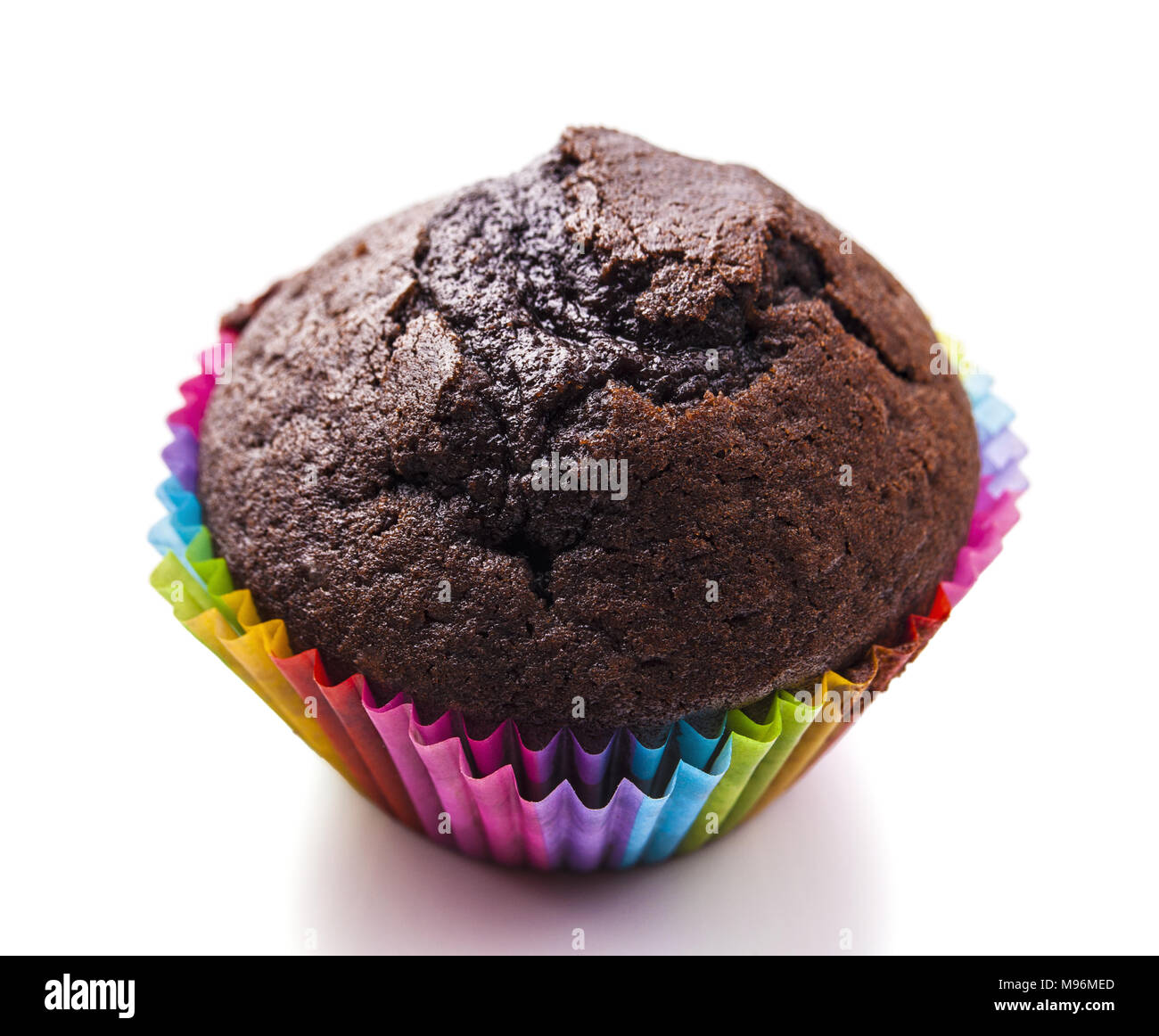 Chocolate Cupcake isoliert auf weißem Hintergrund. Selektive konzentrieren. Stockfoto