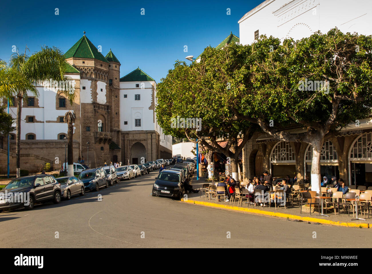 Marokko, Casablanca, Quartier Habous, Café Imperial und Mahkama du Pacha Stockfoto