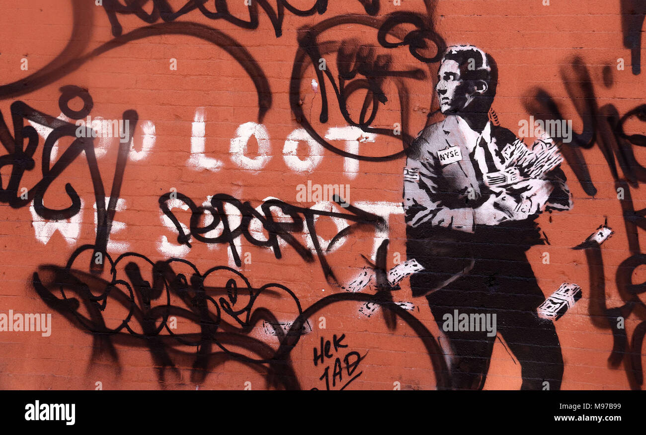 New York City New York Usa 23 Mar 2018 Ein Blick Auf Die Unkenntlich Gemacht Sie Beute Wir Schiessen Wandbild Zuruckzufuhren Auf Graffiti Kunstler Banksy In East Harlem Entfernt Das Wandbild Zeigt