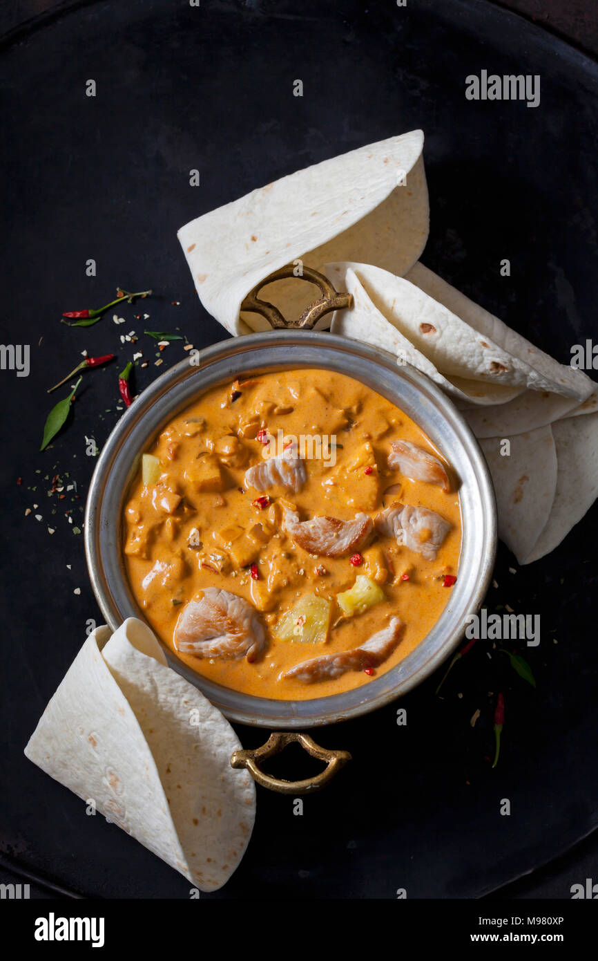 Curry Gericht mit der Türkei und Ananas in Curry Sauce Stockfoto
