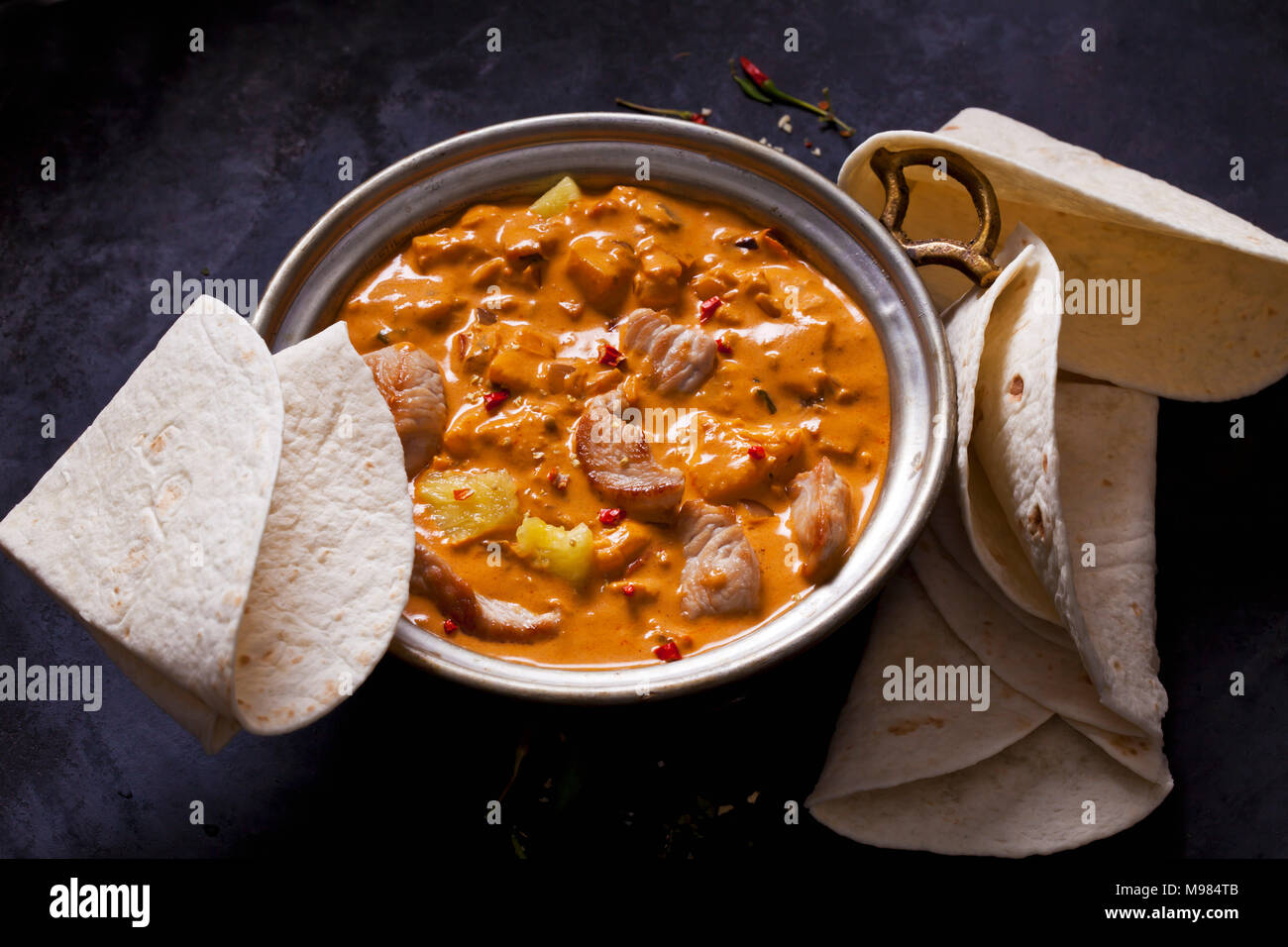 Curry Gericht mit der Türkei und Ananas in Curry Sauce Stockfoto