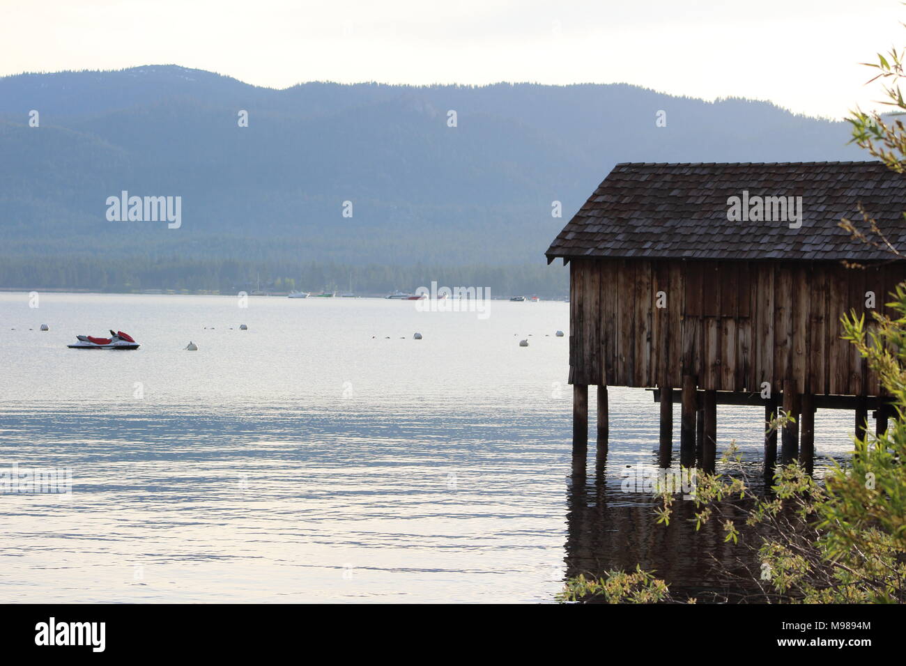 Entfernt in einer Kabine auf Lake Tahoe gesperrt Stockfoto