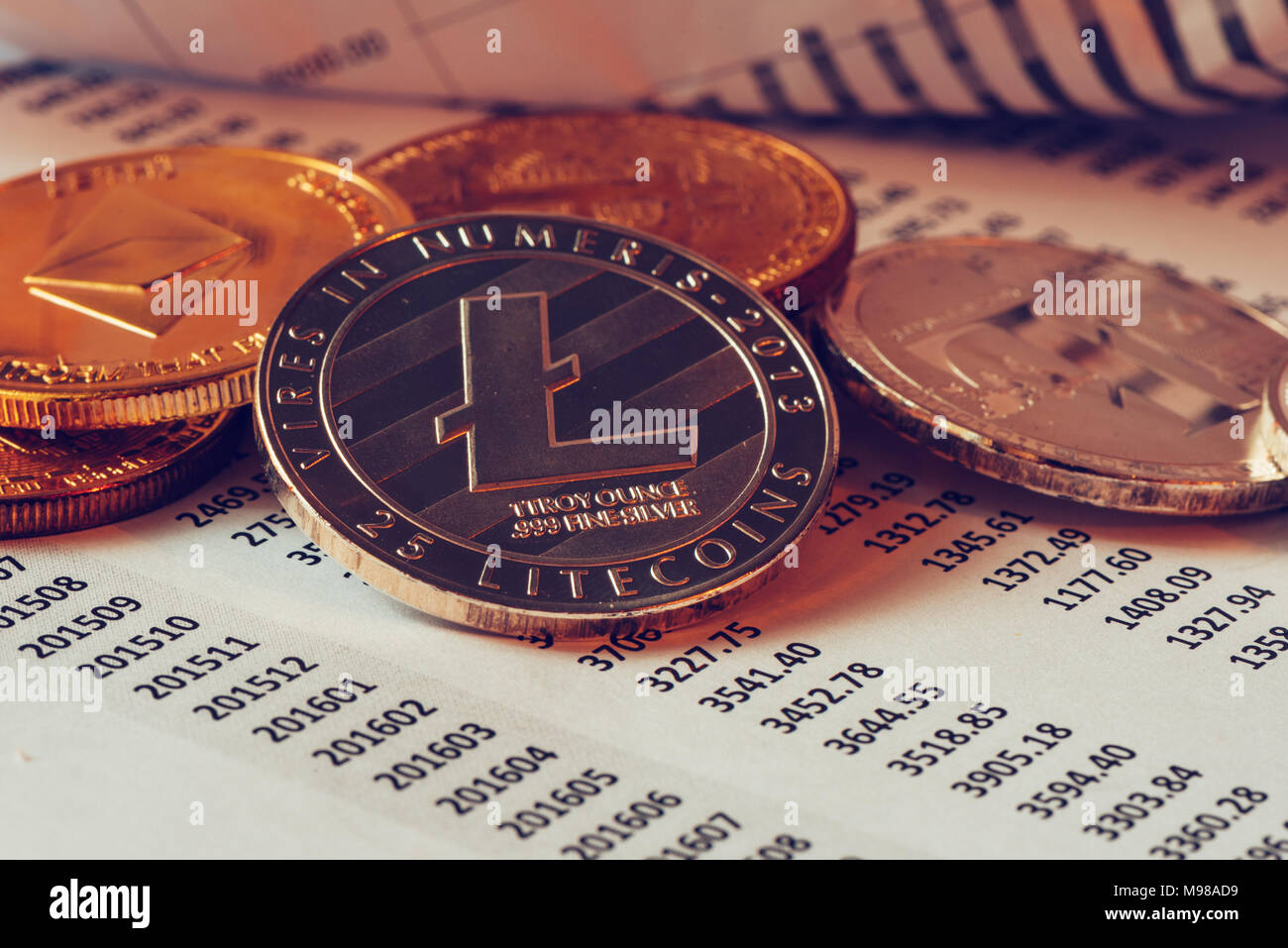 Litecoin cryptocurrency, blockchain Technologie dezentrale Währung Münze, konzeptionelle Bild mit selektiven Fokus Stockfoto