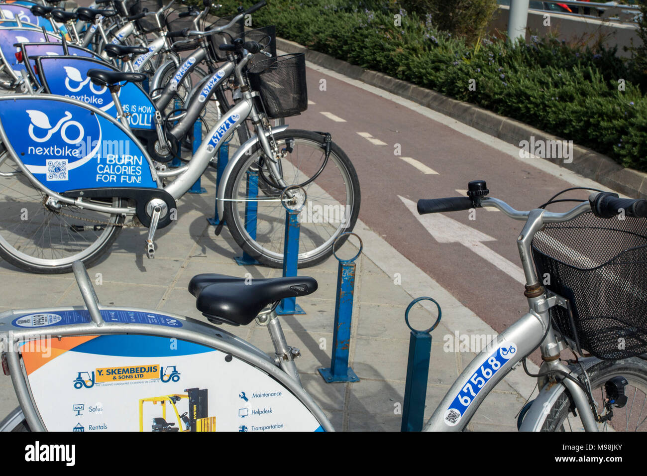 Nextbikes in den Bike Rack im Zentrum von Limassol, Zypern, Insel im Mittelmeer, Europa, Stockfoto