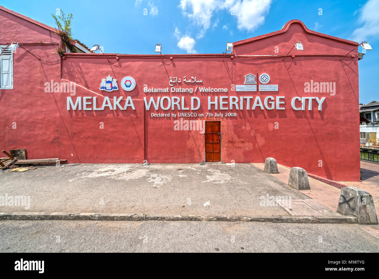 Malakka, Malaysia - 22. FEBRUAR 2018: Melaka (Malacca) typische rote Gebäude aus der Kolonialzeit. Malakka ist einer der UNESCO-Welterbe Stadt Pe entfernt Stockfoto