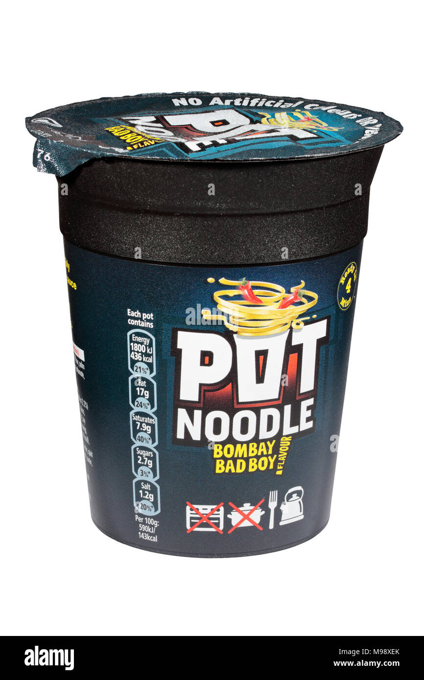 Ein Bombay Bad Boy Ernst heißen indische Curry Geschmack Pot Noodle isoliert auf weißem Hintergrund Stockfoto