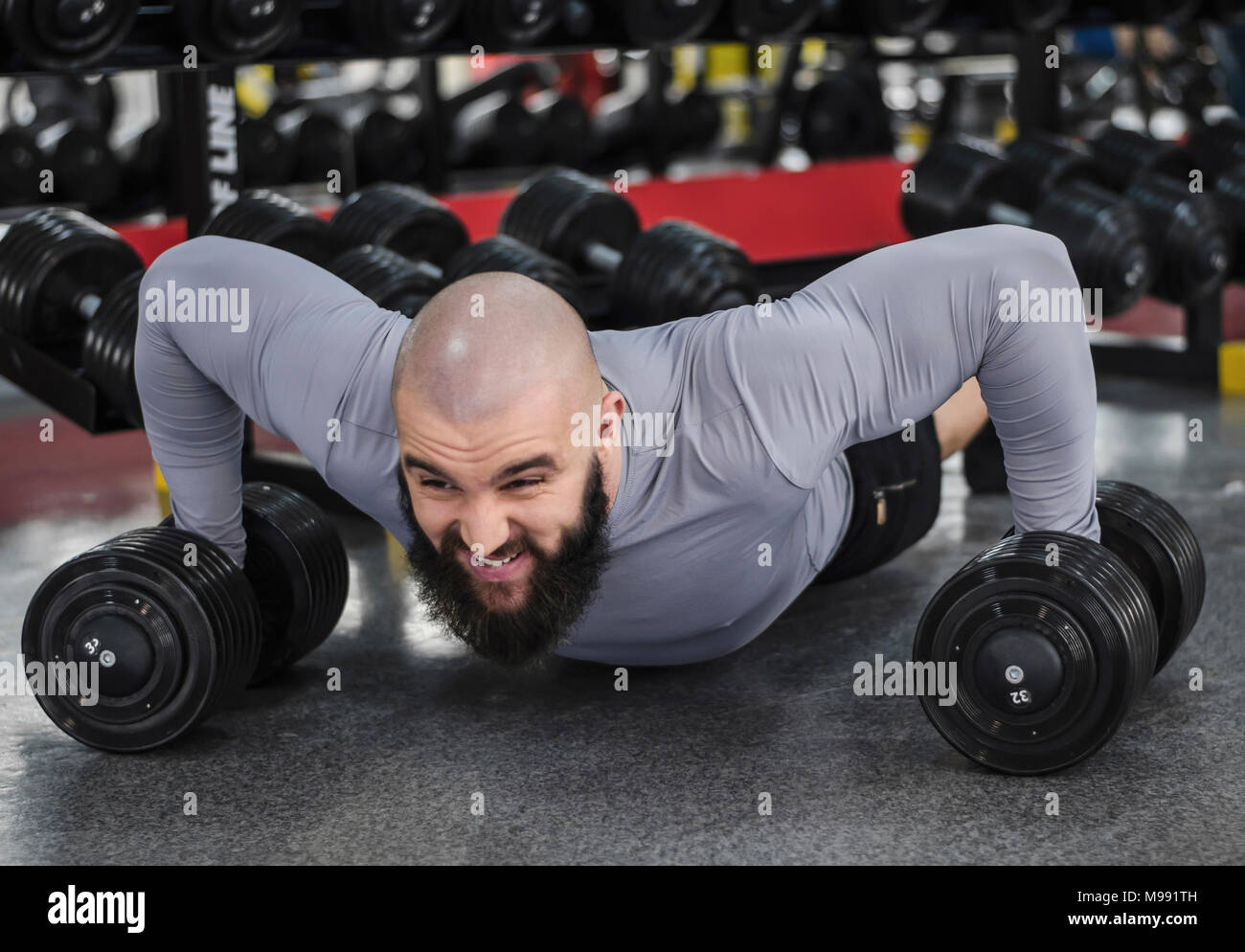 Professionelle Bodybuilder push-up, Übung, Training, Lifestyle Stockfoto