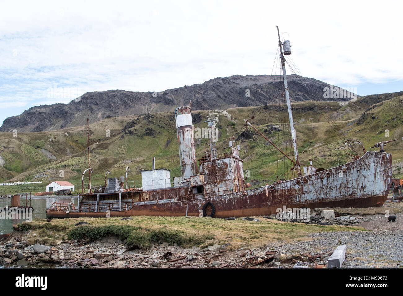 Ansicht der historischen Walfangstation in Grytviken, Südgeorgien, die stillgelegten Maschinen Stockfoto