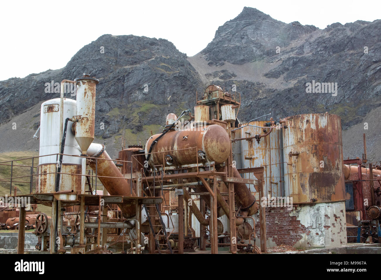 Ansicht der historischen Walfangstation in Grytviken, Südgeorgien, die stillgelegten Maschinen Stockfoto