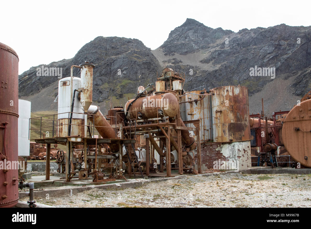 Ansicht der historischen Walfangstation in Grytviken, Südgeorgien, die stillgelegten Maschinen Stockfoto