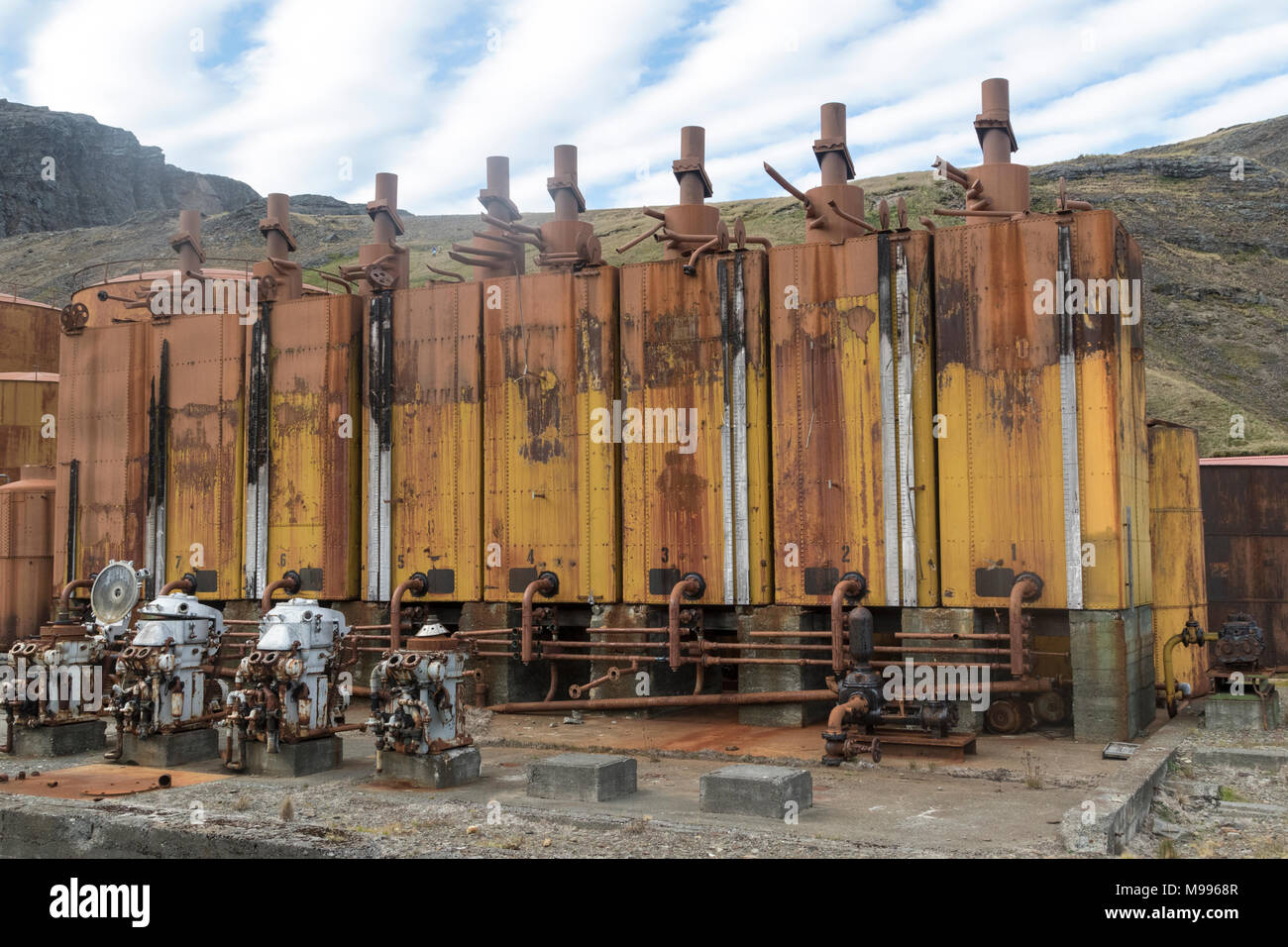 Ansicht der historischen Walfangstation in Grytviken, Südgeorgien, die stillgelegten Maschinen Stockfoto