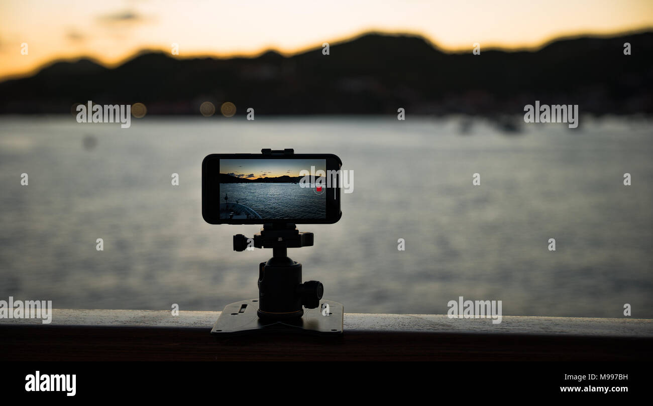 Smartphone kamera Filmen eine Küste Landschaft Zeitraffer Stockfoto