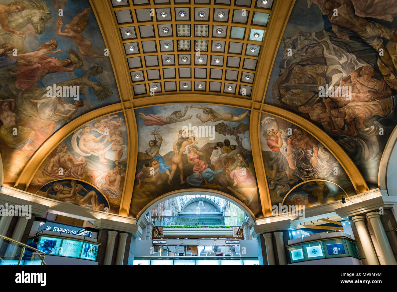 Die bemalte Decke von Galerias Pacifico, Buenos Aires, Argentinien Stockfoto