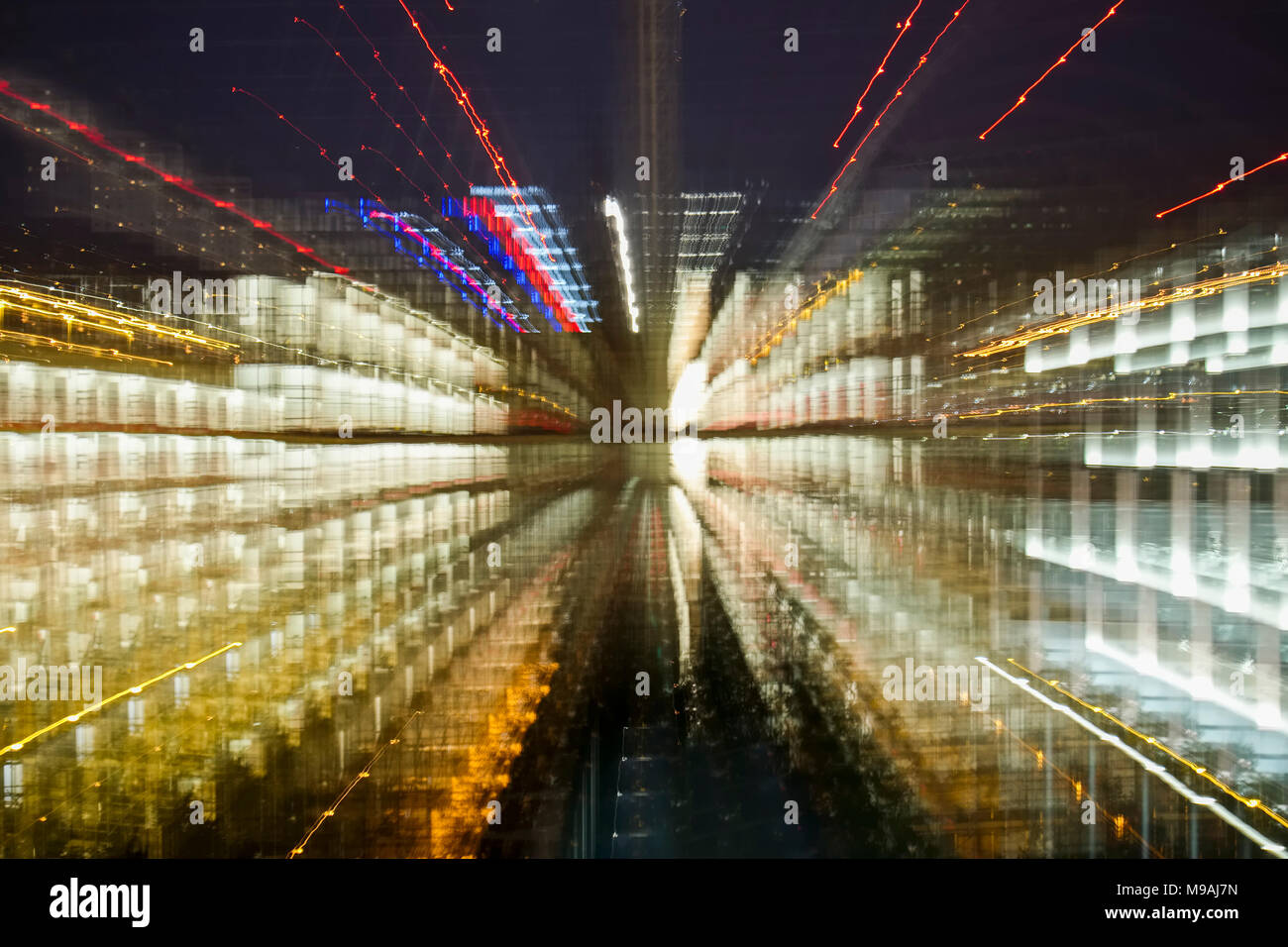 Zoom Effekt von London City Gebäude bei Nacht Stockfoto