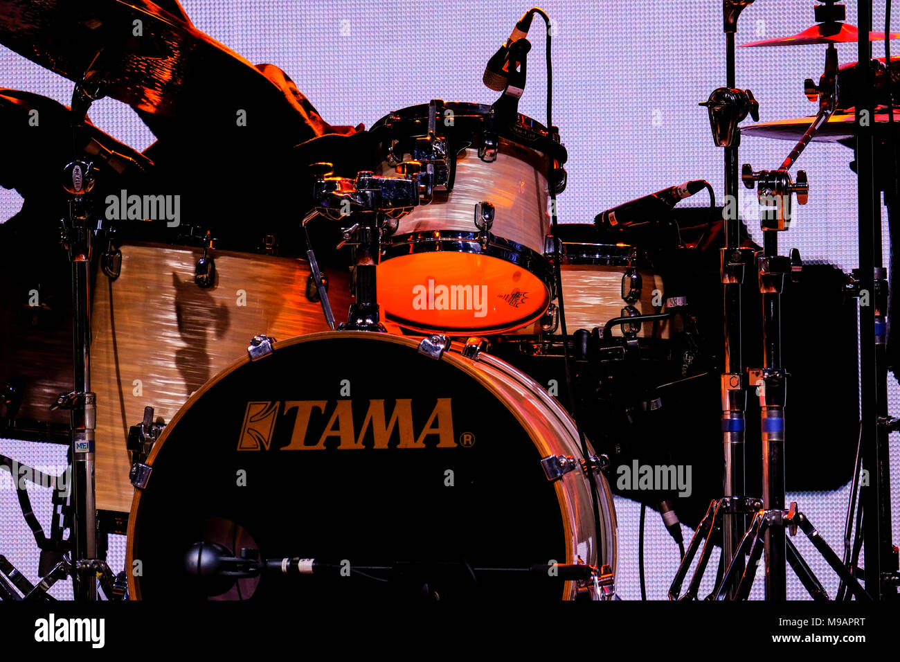 In der Nähe eines "Tama" Drum Kit, Drum ist Mitglied der Percussion Group von Musikinstrumenten Stockfoto