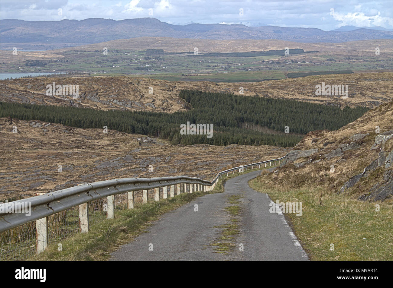 Landschaft und Aussicht auf die Küste von mount Gabriel, Irland. Ein Höhepunkt in West Cork ein beliebter Aussichtspunkt für Touristen und Urlauber. Stockfoto