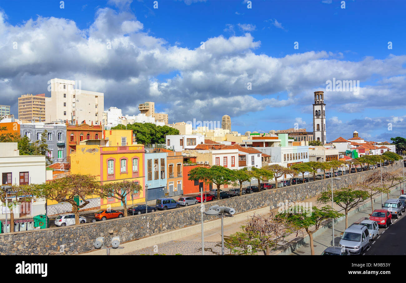 Santa Cruz de Tenerife, Kanarische Inseln, Spanien: Stadtbild mit c Stockfoto