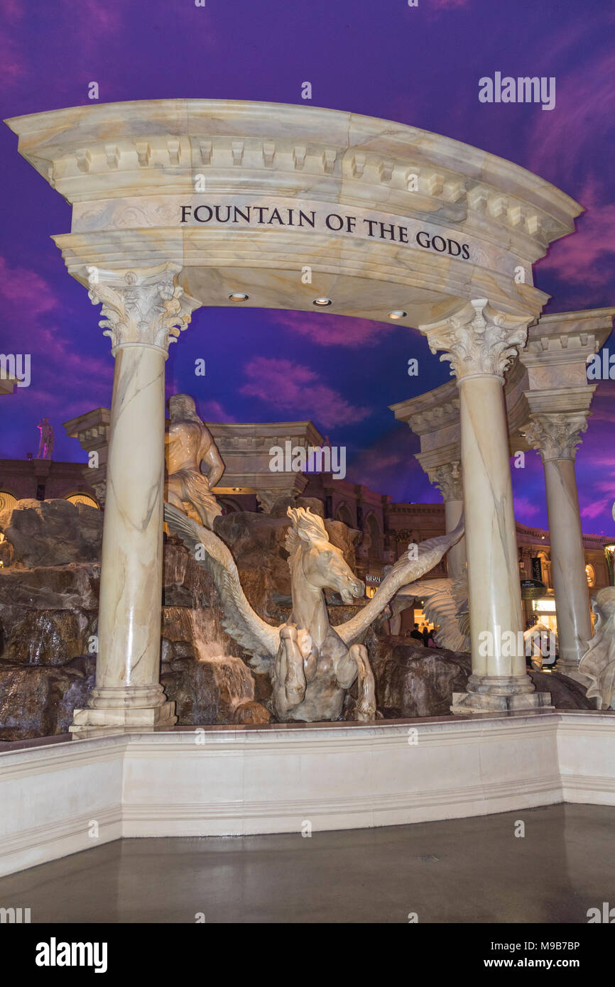 Die Forum Shops im Caesars Palace Hotel, Resort und Casino das Gefühl in Rom erstellen. Der Brunnen der Götter ist die Funktion Erstellung einer Stockfoto