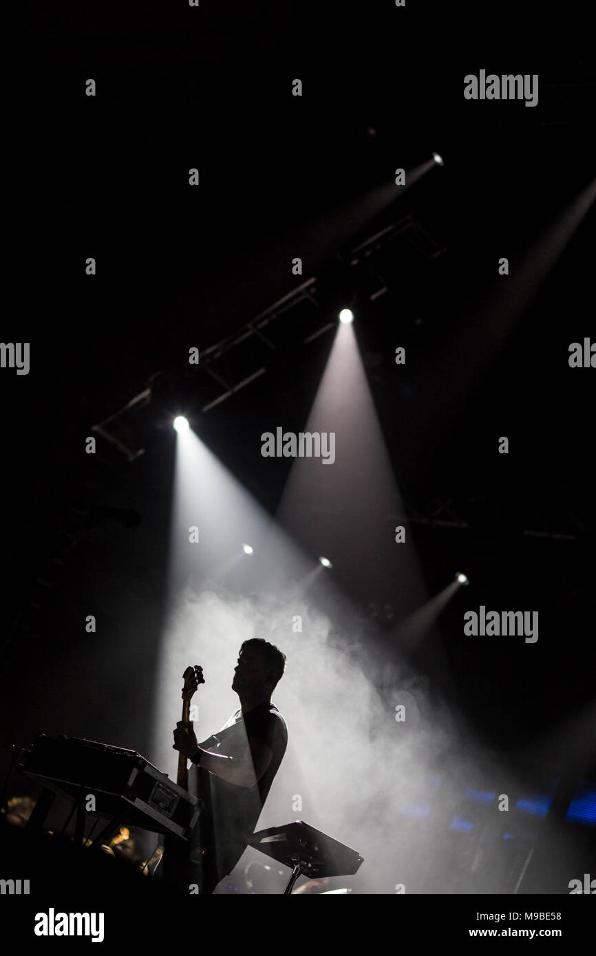 London, UK, 28. November 2014, Bonobo spielt Final gig von seinem neuesten Album 'The North Grenzen" Tour im Alexandra Palace. Mariusz Goslicki/Alamy Stockfoto