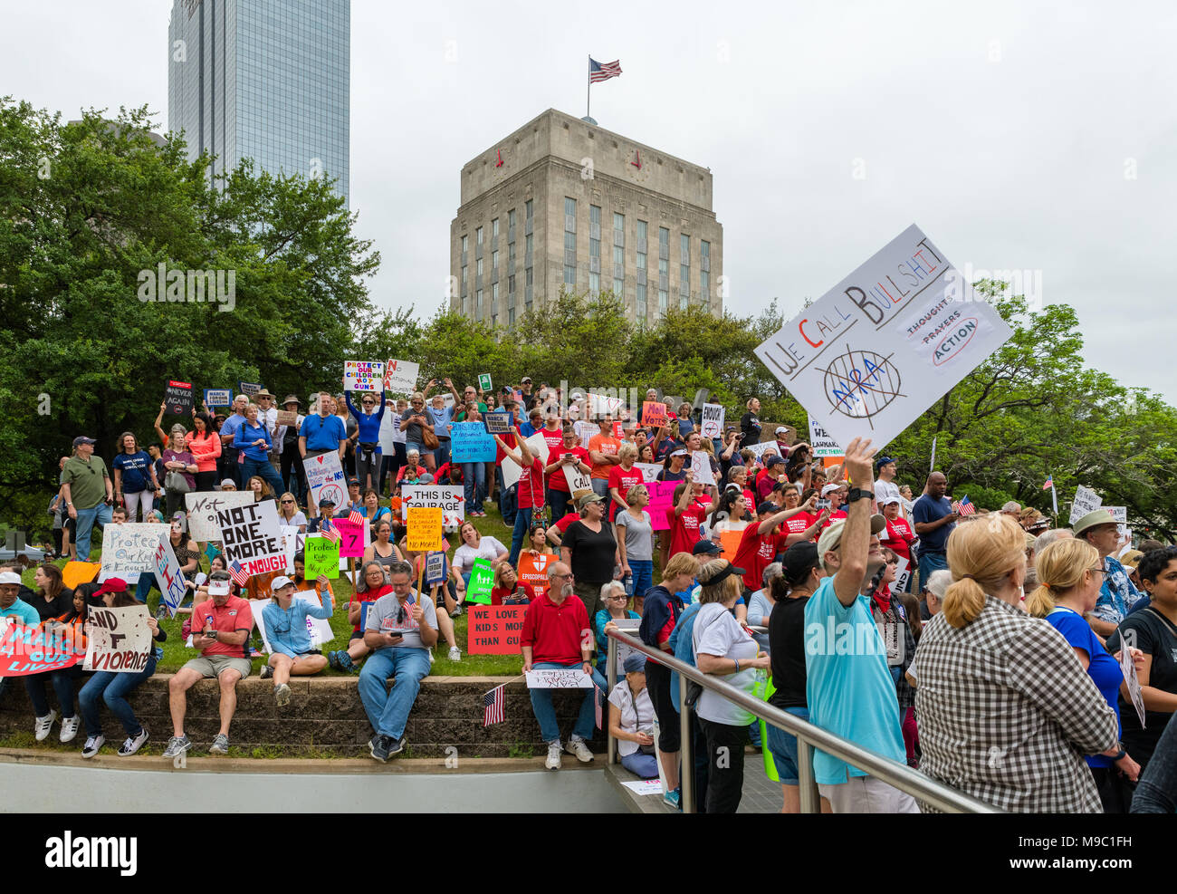 Houston, Texas - 24. März 2018: Texas Studenten und Familien Protest für Waffenbesitz im März für unser Leben rally Credit: michelmond/Alamy leben Nachrichten Stockfoto