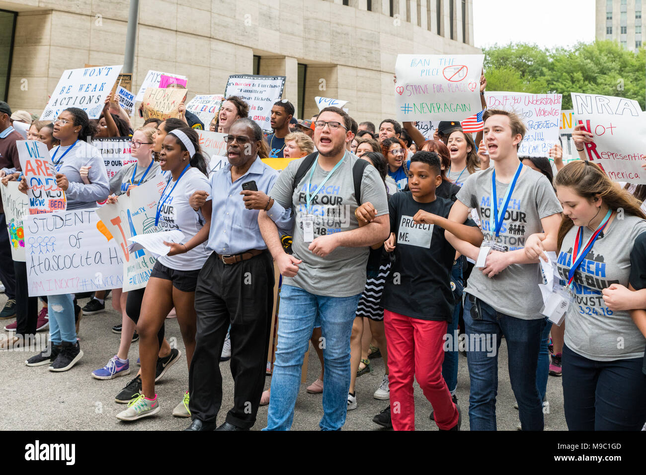 Houston, Texas - 24. März 2018: Texas Studenten und Familien Protest für Waffenbesitz im März für unser Leben rally Credit: michelmond/Alamy leben Nachrichten Stockfoto