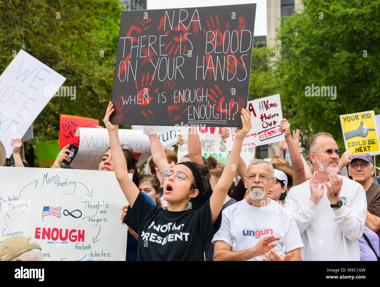 Houston, Texas - 24. März 2018: Texas Studenten und Familien Protest für Waffenbesitz im März für unser Leben rally Credit: michelmond/Alamy leben Nachrichten Stockfoto