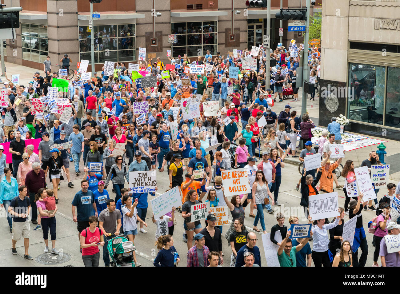 Houston, Texas - 24. März 2018: Texas Studenten und Familien Protest für Waffenbesitz im März für unser Leben rally Credit: michelmond/Alamy leben Nachrichten Stockfoto