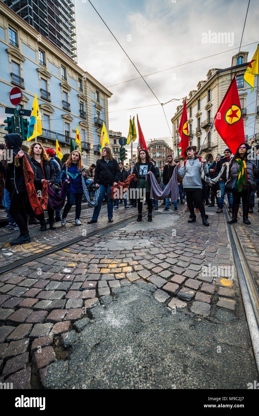 Italien Piemont Turin Samstag, März 24, ist der Tag der Globalen Aktion für Afrin, die von der Türkisch-islamistischen Aggression wollte von Erdogan ab 20. Januar hit. Credit: Wirklich Easy Star/Alamy leben Nachrichten Stockfoto