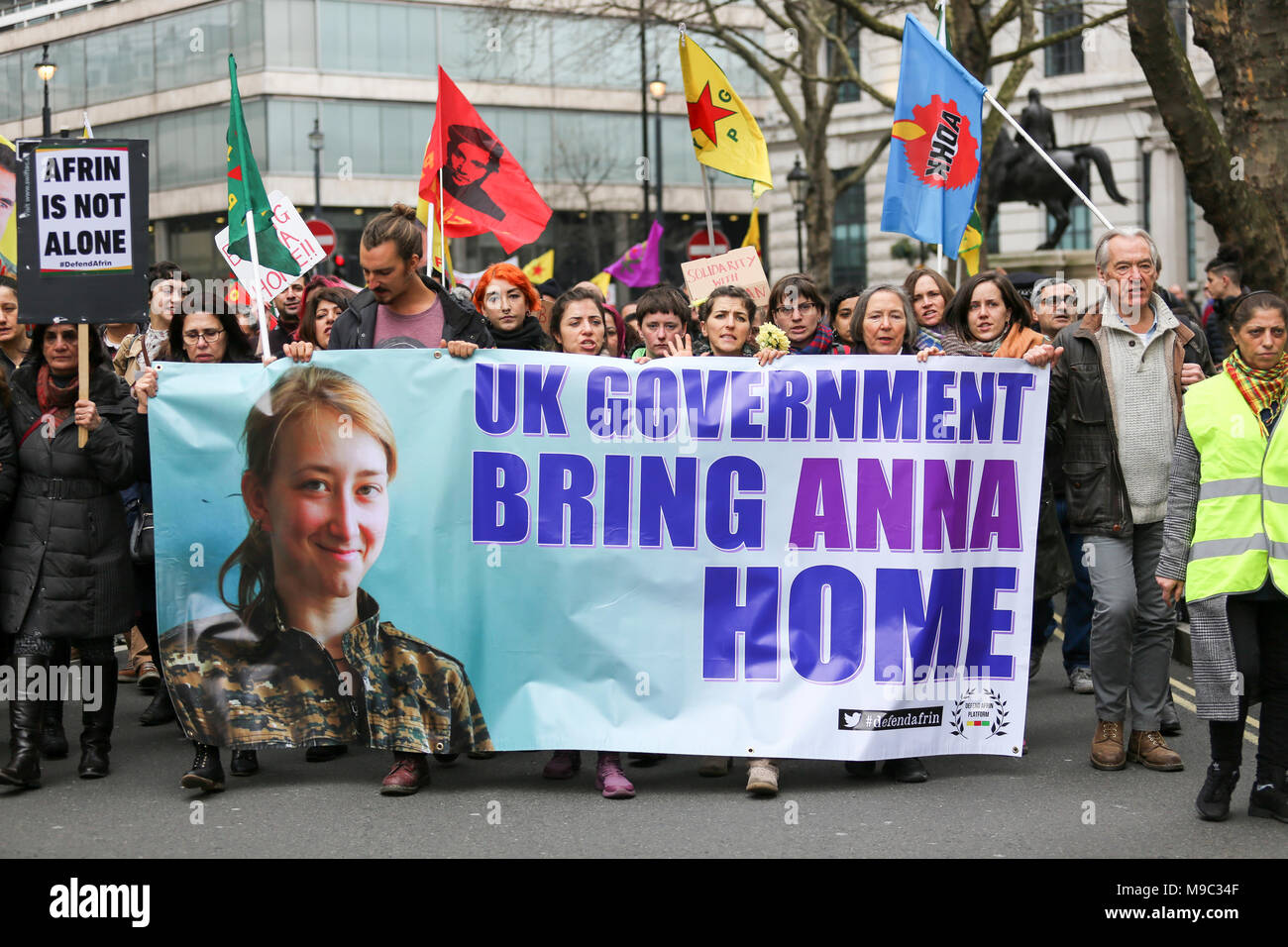 24. März, 2018. Demonstration gegen die Türkischen Streitkräfte und Dschihadisten und der Invasion der überwiegend kurdischen Afrin Region in Syrien und den Körper von Anna Campbell zu bringen. Der Protest trifft bei Marble Arch vor marschieren Parliament Square. Penelope Barritt/Alamy leben Nachrichten Stockfoto