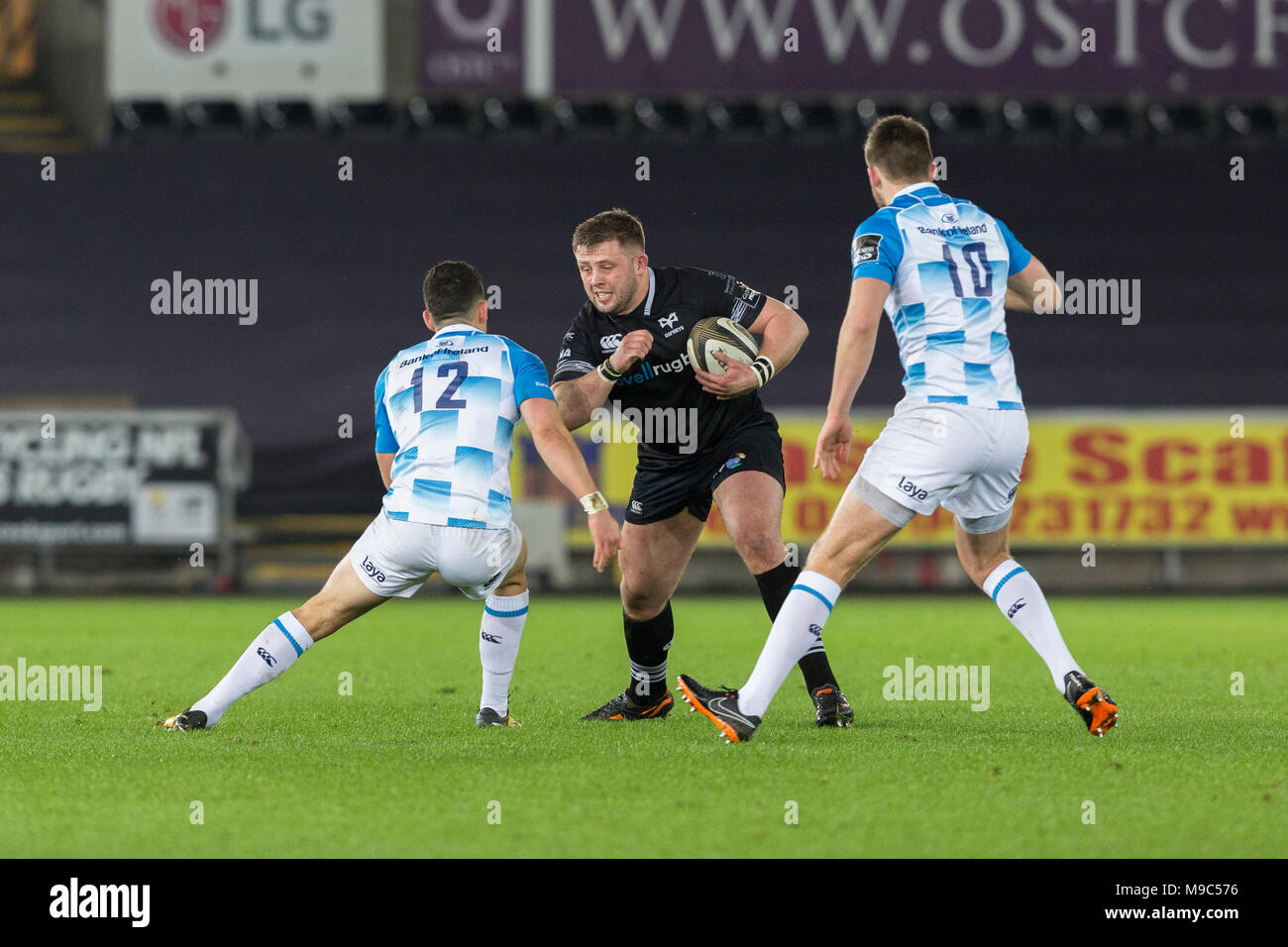 Liberty Stadium, Swansea, Wales, UK. Samstag 24. März 2018. Nicky Smith Angriffe im Guinness Pro 14 Match zwischen Fischadler und Leinster. Credit: gruffydd Thomas/Alamy leben Nachrichten Stockfoto